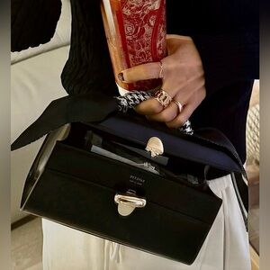 Savette kelly bag in Black and Gold